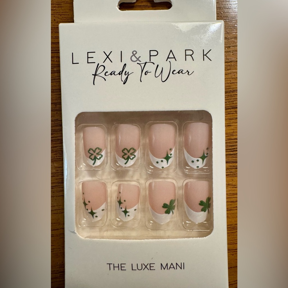 St. Patrick's Day Press-On Nails - Picture 2 of 5